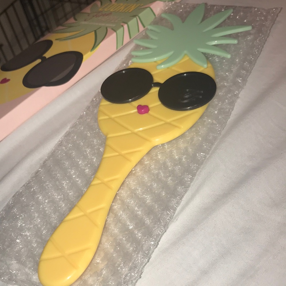 Too faced pineapple mirror - Picture 3 of 3